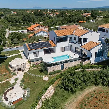 Kazunetta Villa